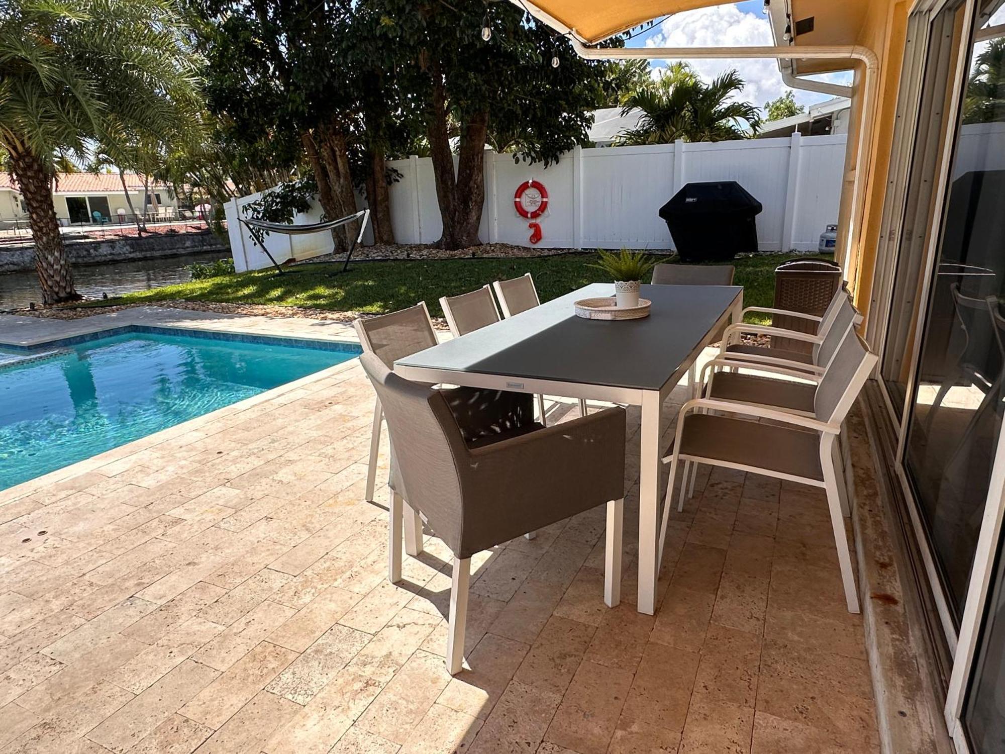 פורט לודרדייל New! Waterfront Heated Pool & Jacuzzi 2 Mi To Beach - Fishing Pier Relaxing Spa & Hammock מראה חיצוני תמונה